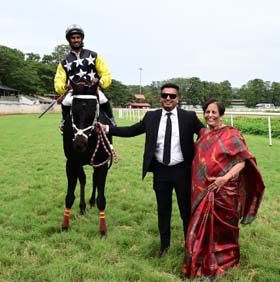 Trainer Kishan Thomas leading Mayne Magic (Antony Raj S), winner of Maharaja’s Cup (Gr.2) at Mysore on Friday.